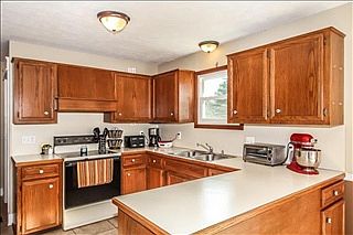 4th image of 6638 Crown Point Dr