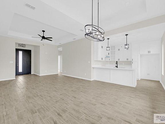 4th image of 43842 Red Valley Ave