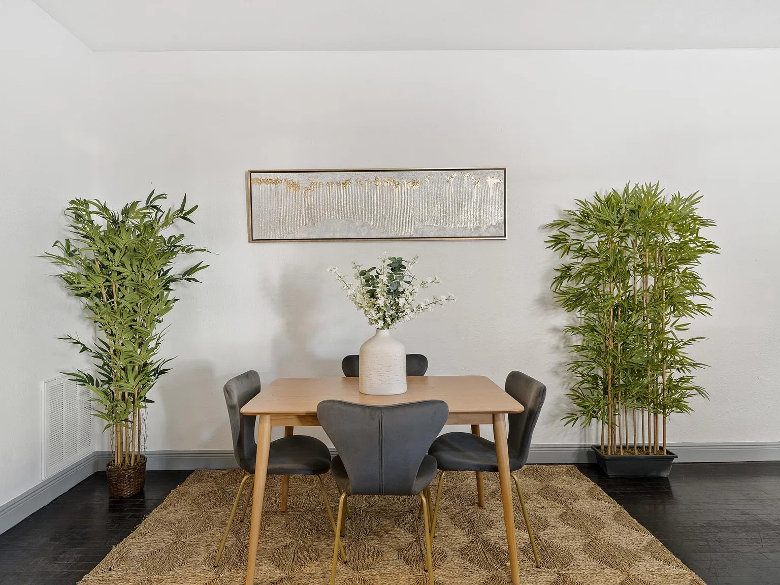 2 bed, 1000 sqft, $1,499 — Photo 3