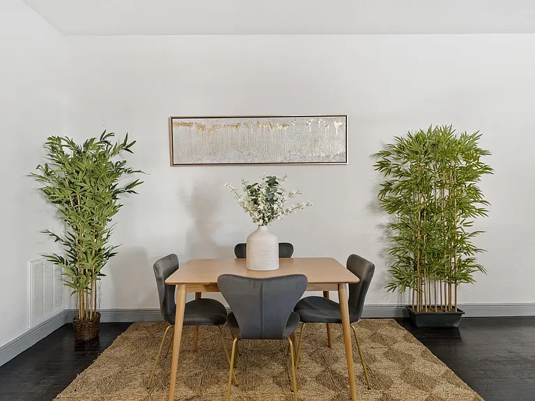 1221 E Columbus Dr #B — Photo 3
