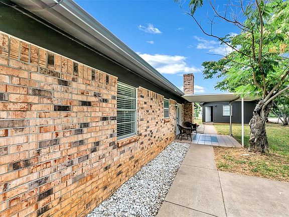 5th image of 3801 Mountain Vista Dr