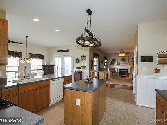 5th image of 18023 Lyles Dr