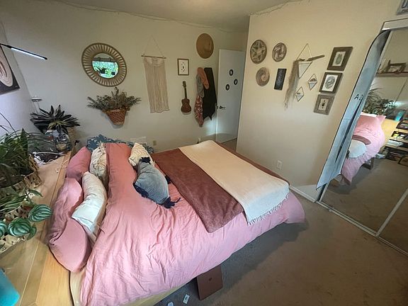 2nd image of 936 Kennedy Dr APT B