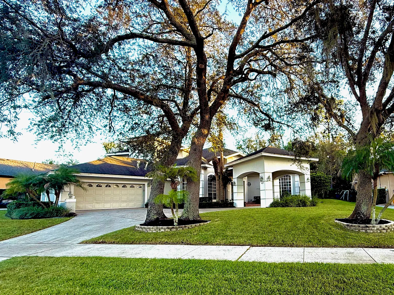 4 bed, 3041 sqft, $4,400 — Photo 1