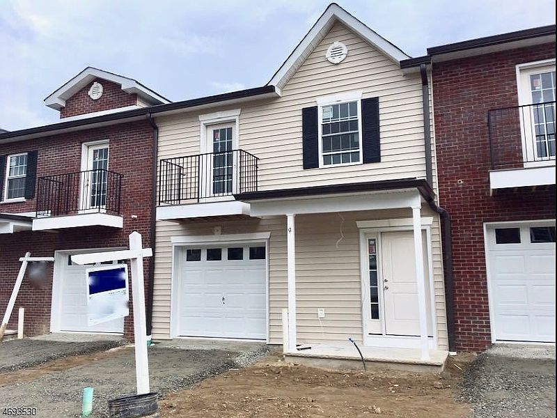 1st image of 9 Giancarlo Ln