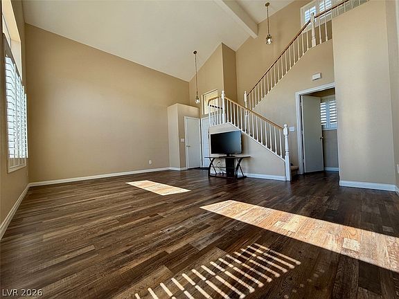 3rd image of 2379 Cliffwood Dr