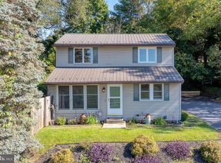 1055 Lampeter Rd, Lancaster, PA 17602