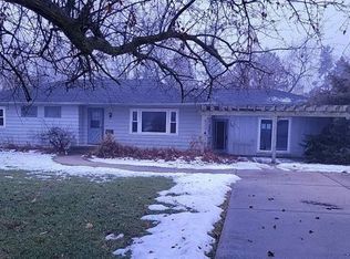 753 Skyline Dr, Freeport, IL 61032