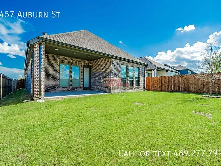 2457 Auburn St — Photo 31
