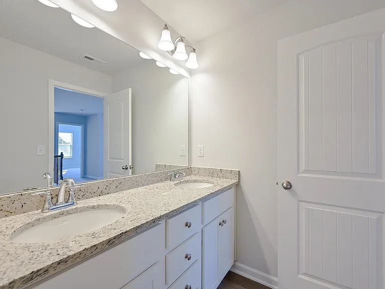 303 Eleanora Xing — Photo 26