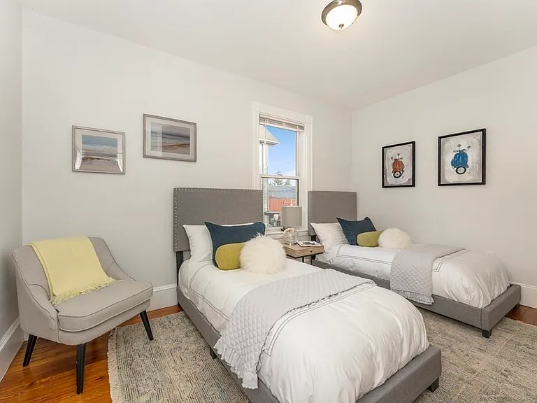 172 Boylston St #3 — Photo 3