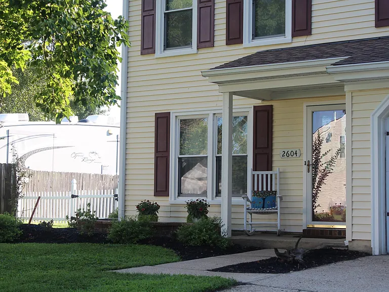 2604 Edgehill Ave — Photo 16