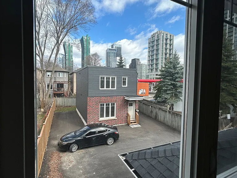 12 Franklin Ave #B — Photo 6
