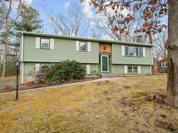28 Colony Road, East Lyme, CT 06333