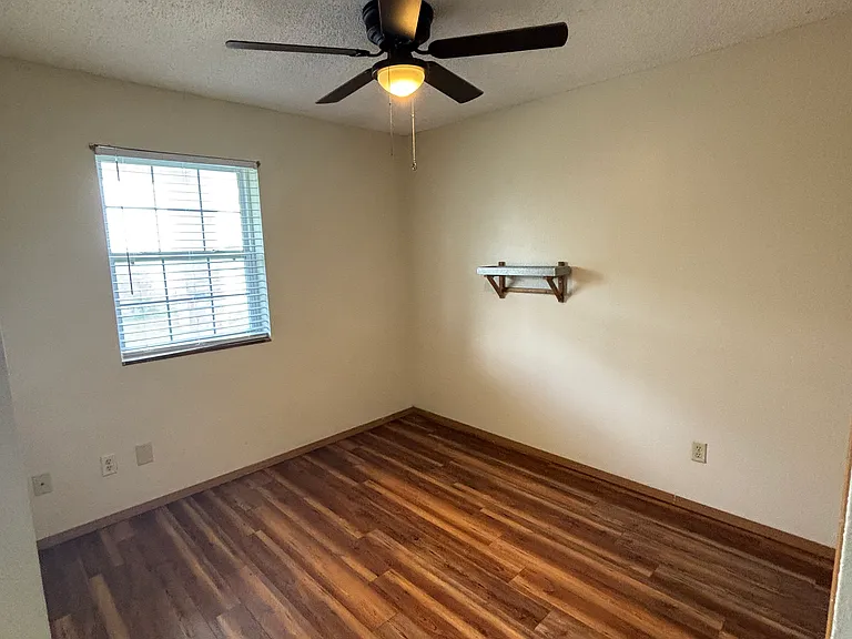 733 W Cardinal Dr #A — Photo 5