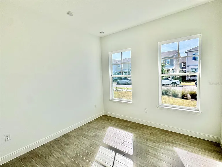 9726 Neruda St — Photo 23