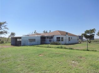 19649 E 1180th Rd, Sayre, OK 73662