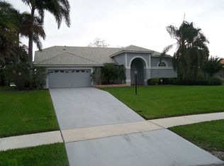 9664 Eagle Point Ln, Lake Worth, FL 33467