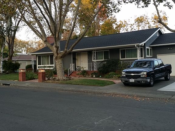 3rd image of 1348 Mariposa St