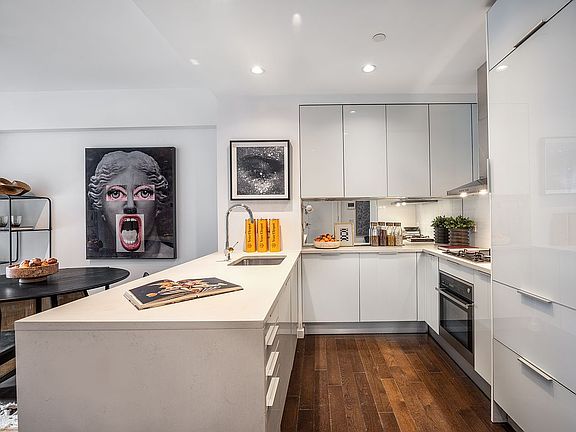 4th image of 27 W 19th St #6