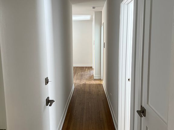 4th image of 1334 W Elmdale Ave APT 3R