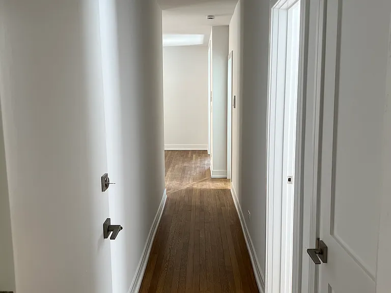 1334 W Elmdale Ave #3R — Photo 4