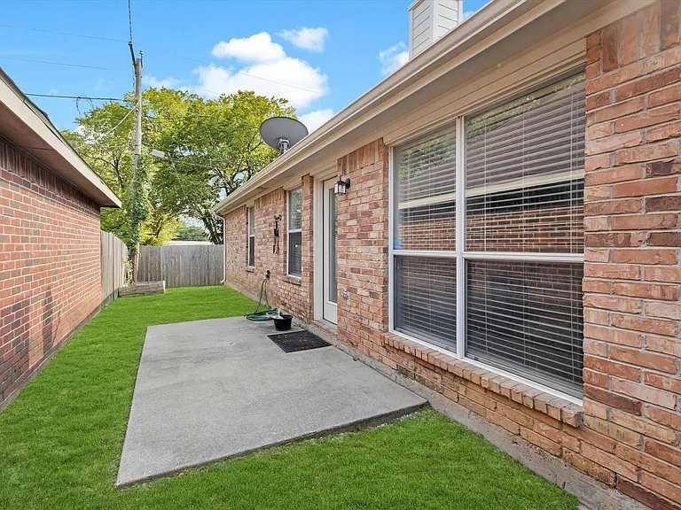 7520 Arbor Hill Dr — Photo 5