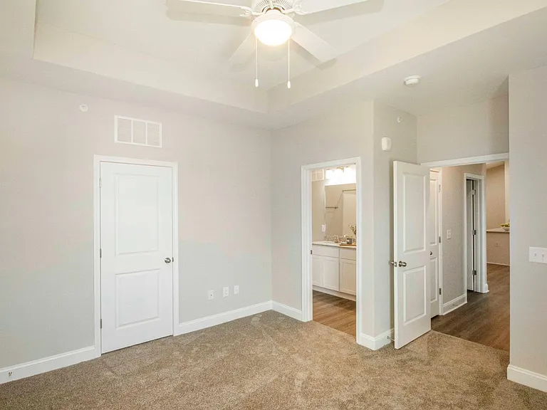 Farragut Pointe — Photo 15