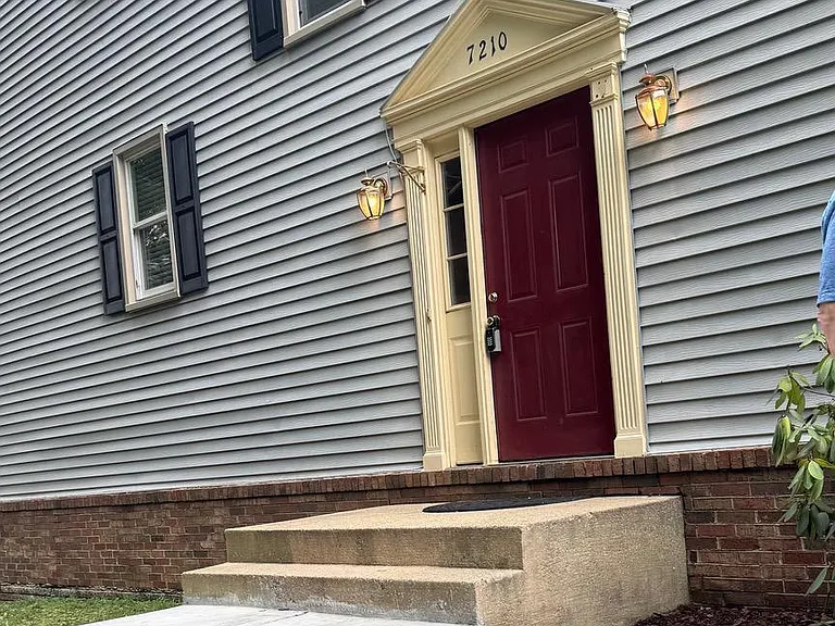 7210 Cherwell Ln — Photo 1