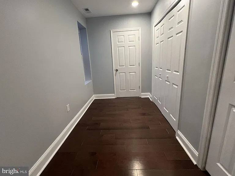 1607 E Biddle St — Photo 12