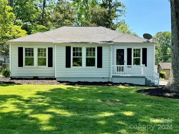 1451 Hickory Ave, Albemarle, NC 28001