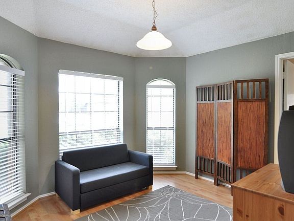 2nd image of 1316 Marigold Dr