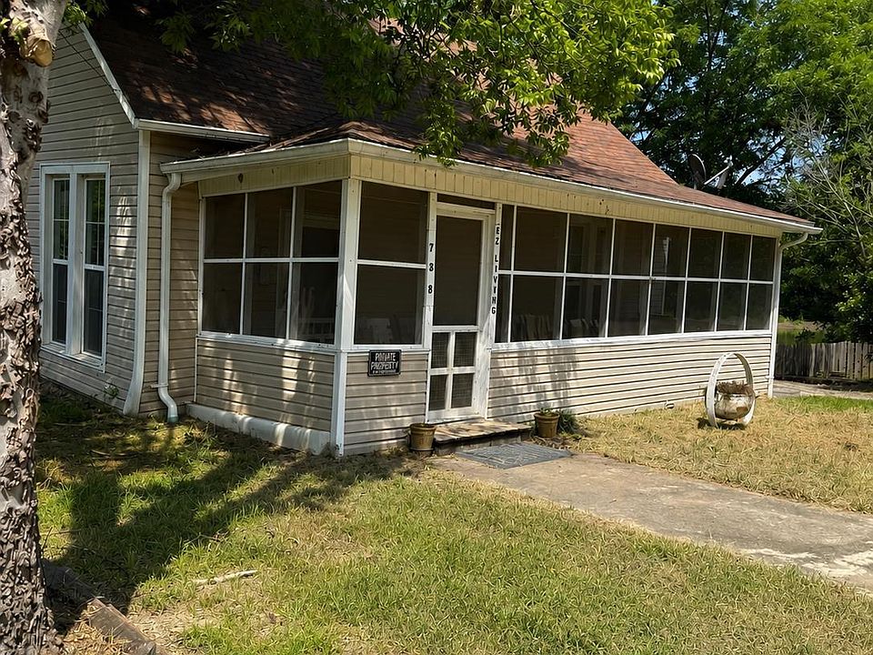 1st image of 738 Brinkley St