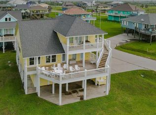 961 Hamilton Dr, Crystal Beach, TX 77650