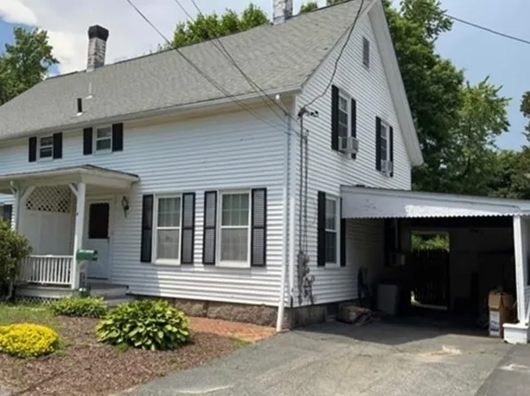 4 Cemetery St, Hopedale, MA 01747