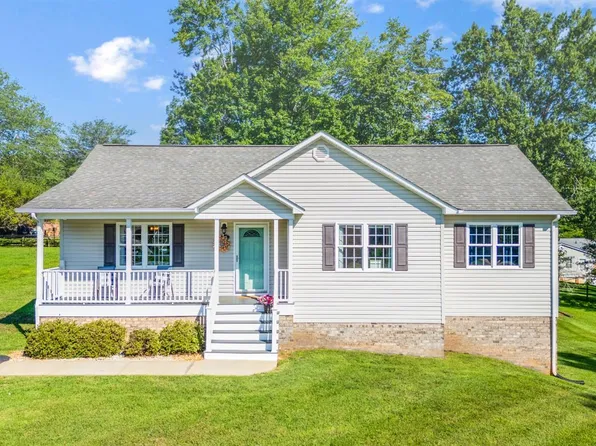 145 Pine St, Appomattox, VA 24522