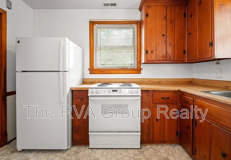 10530 Lambeth Rd — Photo 15