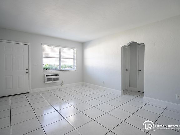 2nd image of 7821 Carlyle Ave APT 5