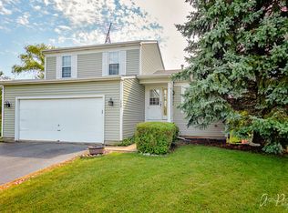 179 W Lindsay Dr, Round Lake Beach, IL