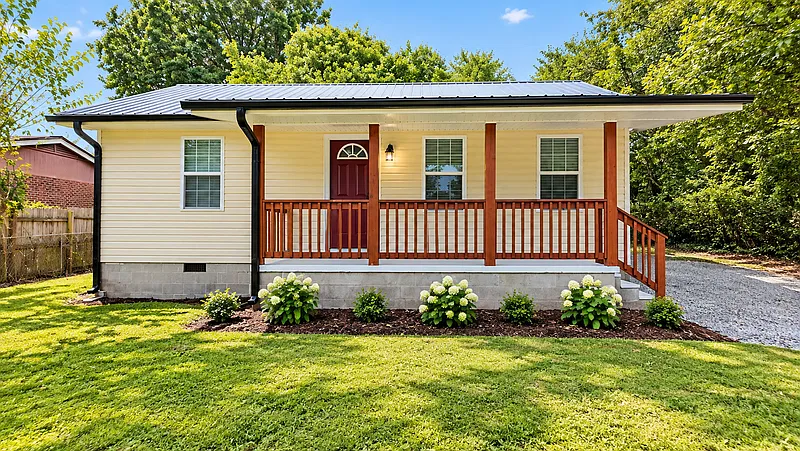 3 bed, 1.0 bath, $1,350 — Photo 1