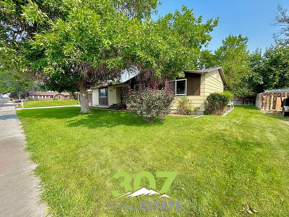 4th image of 909 Avenue E