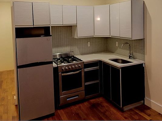 2nd image of 1106 De Kalb Ave #1L