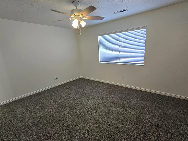 1015 S River Rd #2 — Photo 5