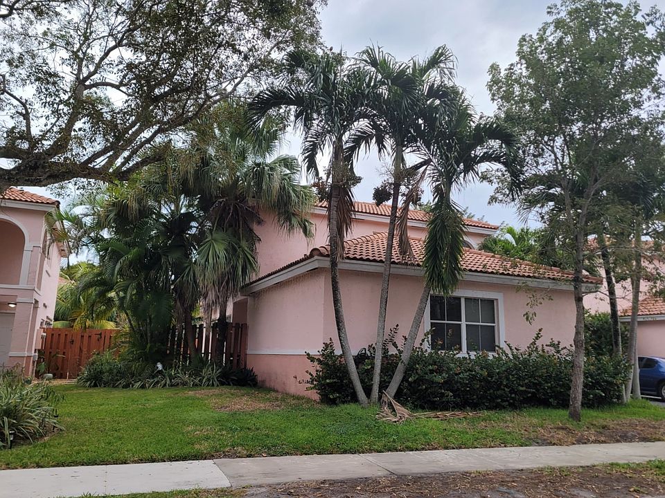 2nd image of 521 NW 47th Ave