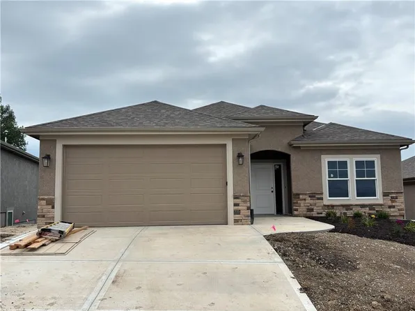 2121 Greenfield Point, Kearney, MO 64060