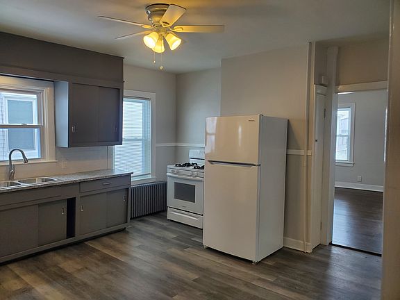 3rd image of 54 Mary Ave #1
