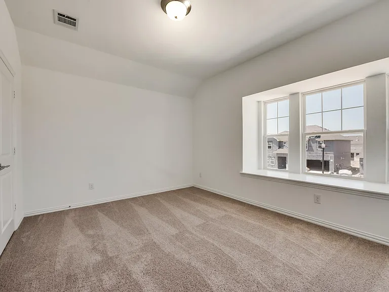 1820 Purtis Creek Dr — Photo 17