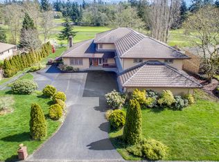 912 Isaac Ave NE, Bainbridge Island, WA 98110