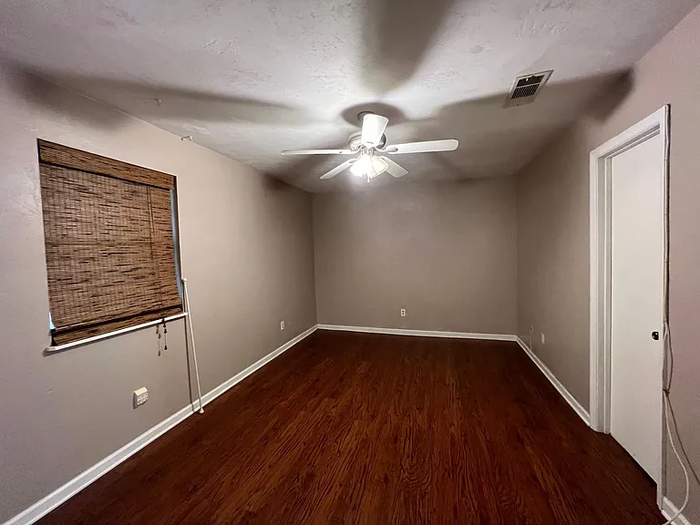 121 Boardwalk St — Photo 7