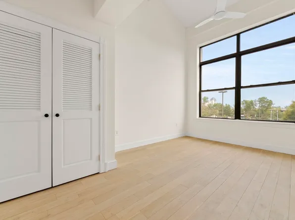 300 Communipaw Avenue image 10 of 50